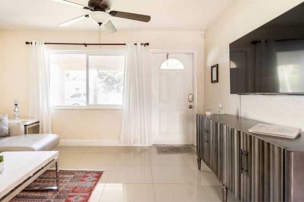 Photo of Livingroom in North Andrews Gardens