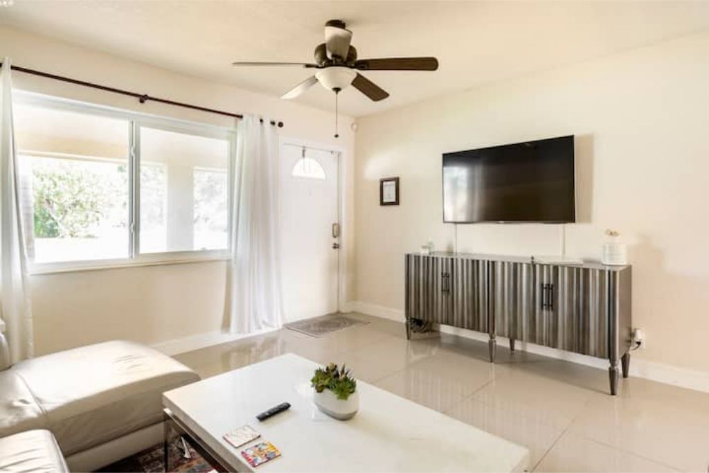 Photo of Livingroom in North Andrews Gardens