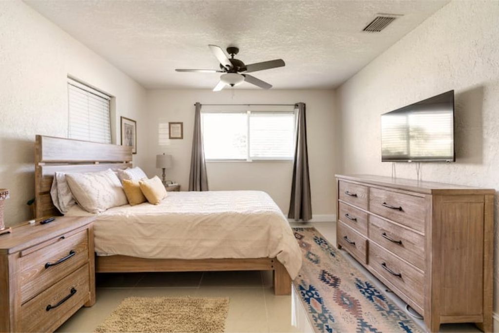 Photo of Bedroom in North Andrews Gardens