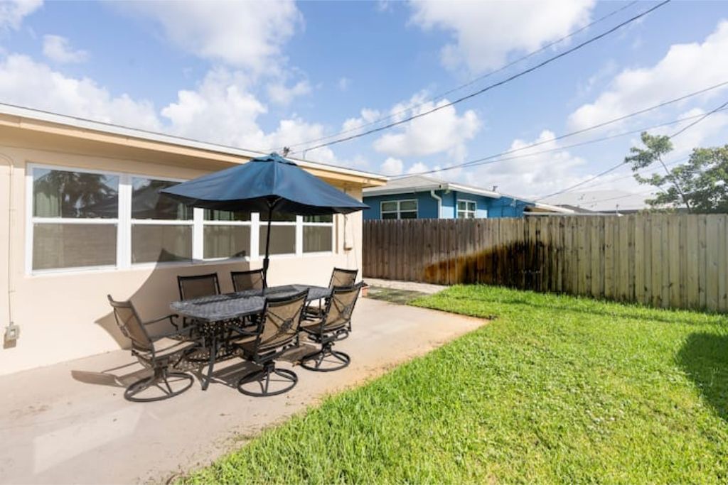 Photo of Outdoor in North Andrews Gardens
