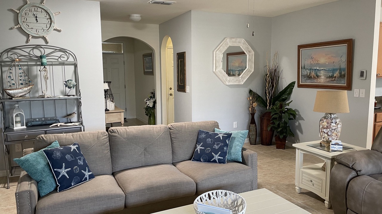 Photo of Livingroom in South Gulf Cove