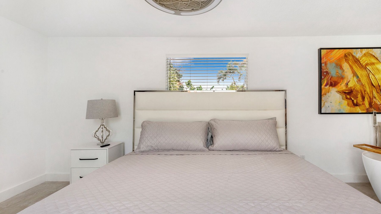 Photo of Bedroom in Riviera Beach