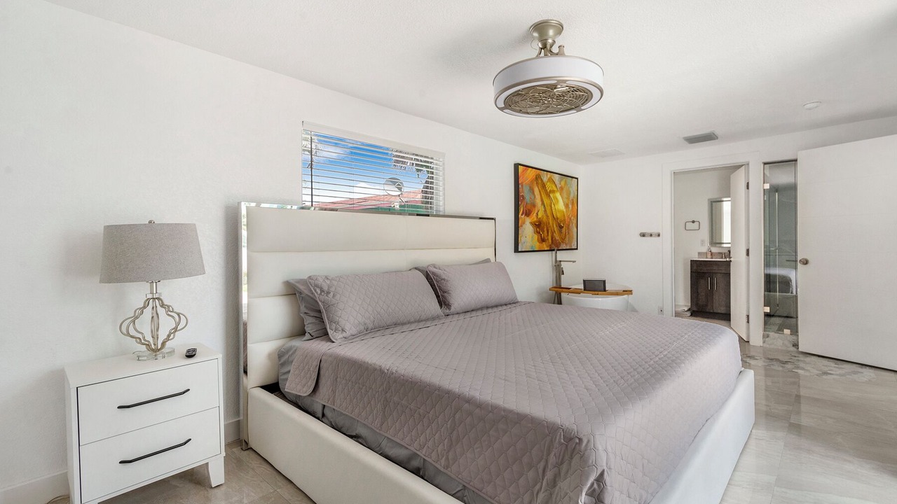 Photo of Bedroom in Riviera Beach