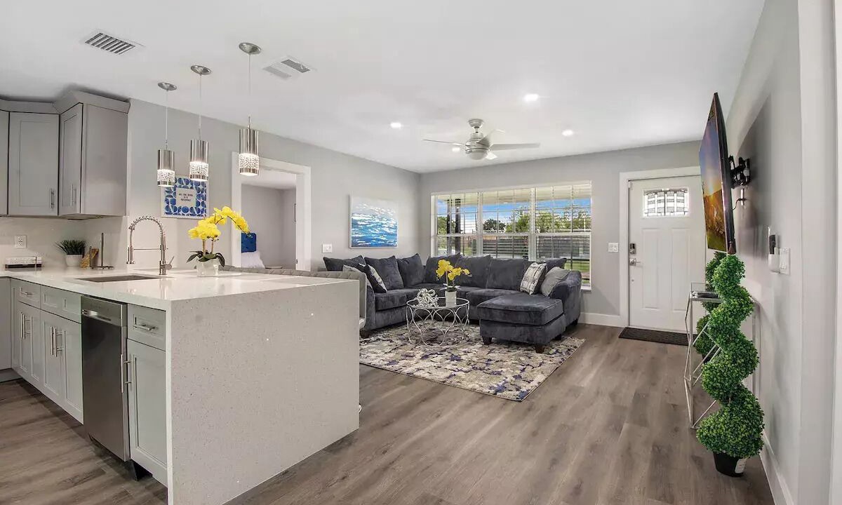 Photo of Livingroom in Riviera Beach