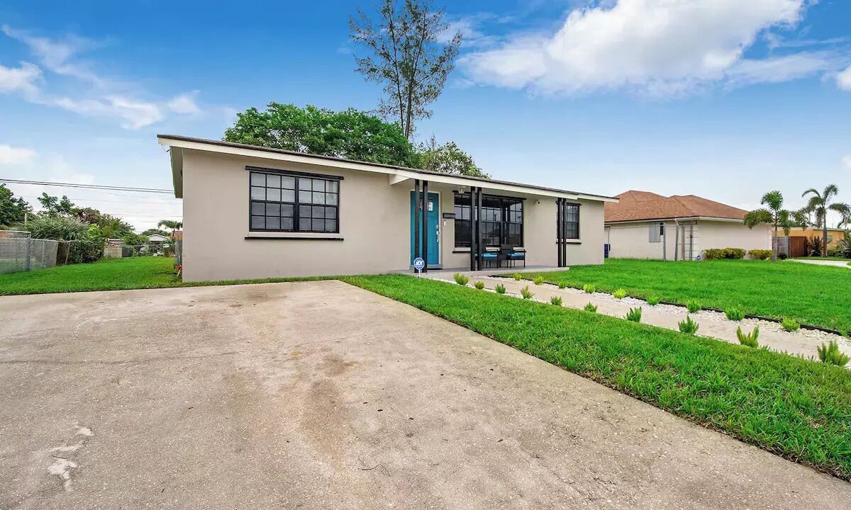 Photo of Outdoor in Riviera Beach
