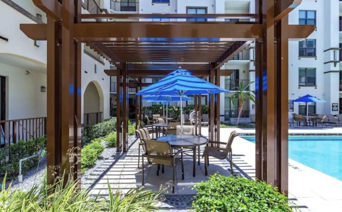 Photo of Outdoor in Carver City - Lincoln Gardens