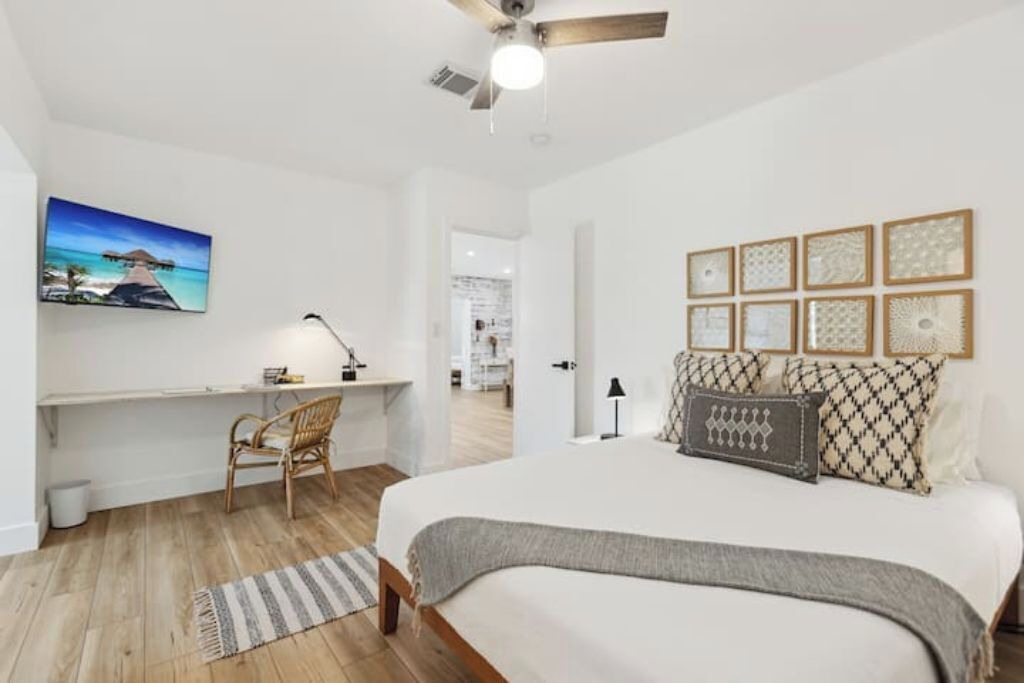 Photo of Bedroom in South Middle River