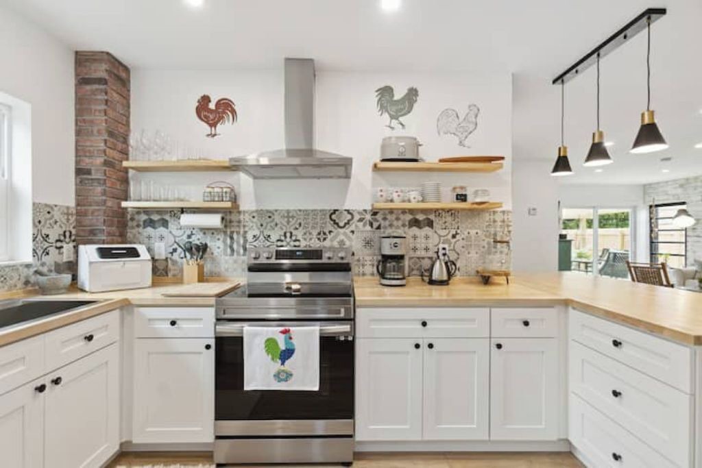 Photo of Kitchen in South Middle River