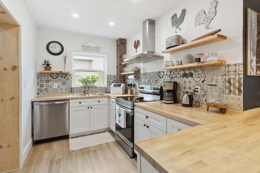 Photo of Kitchen in South Middle River