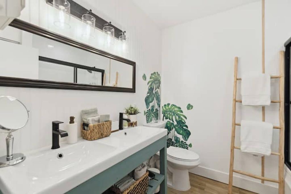 Photo of Bathroom in South Middle River