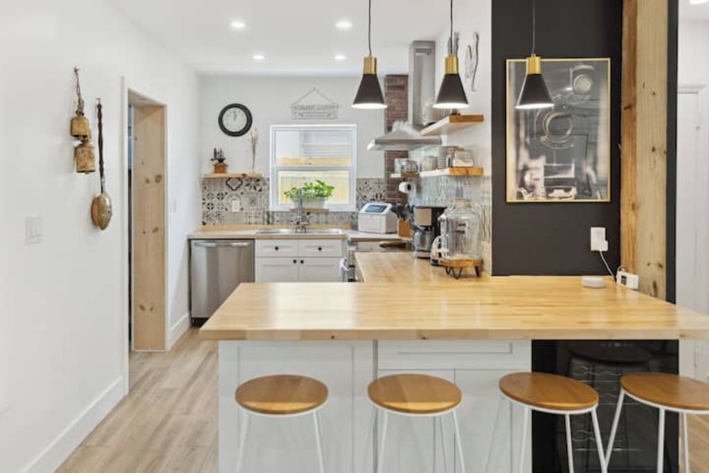 Photo of Kitchen in South Middle River