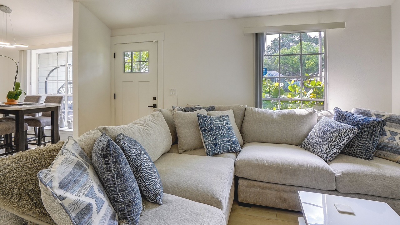 Photo of Livingroom in Lake St. George