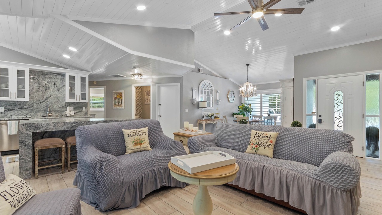Photo of Livingroom in Plymouth