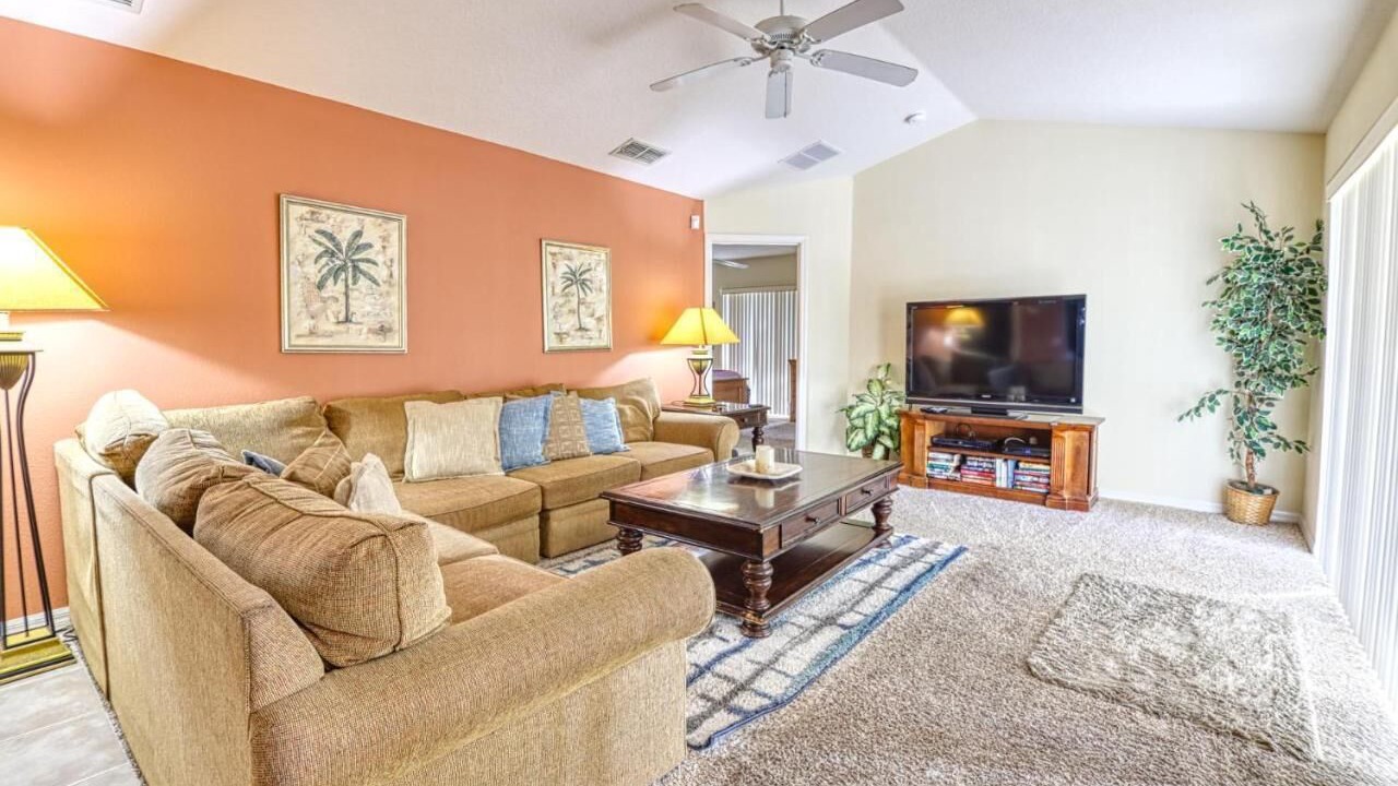 Photo of Livingroom in Tuscan Ridge