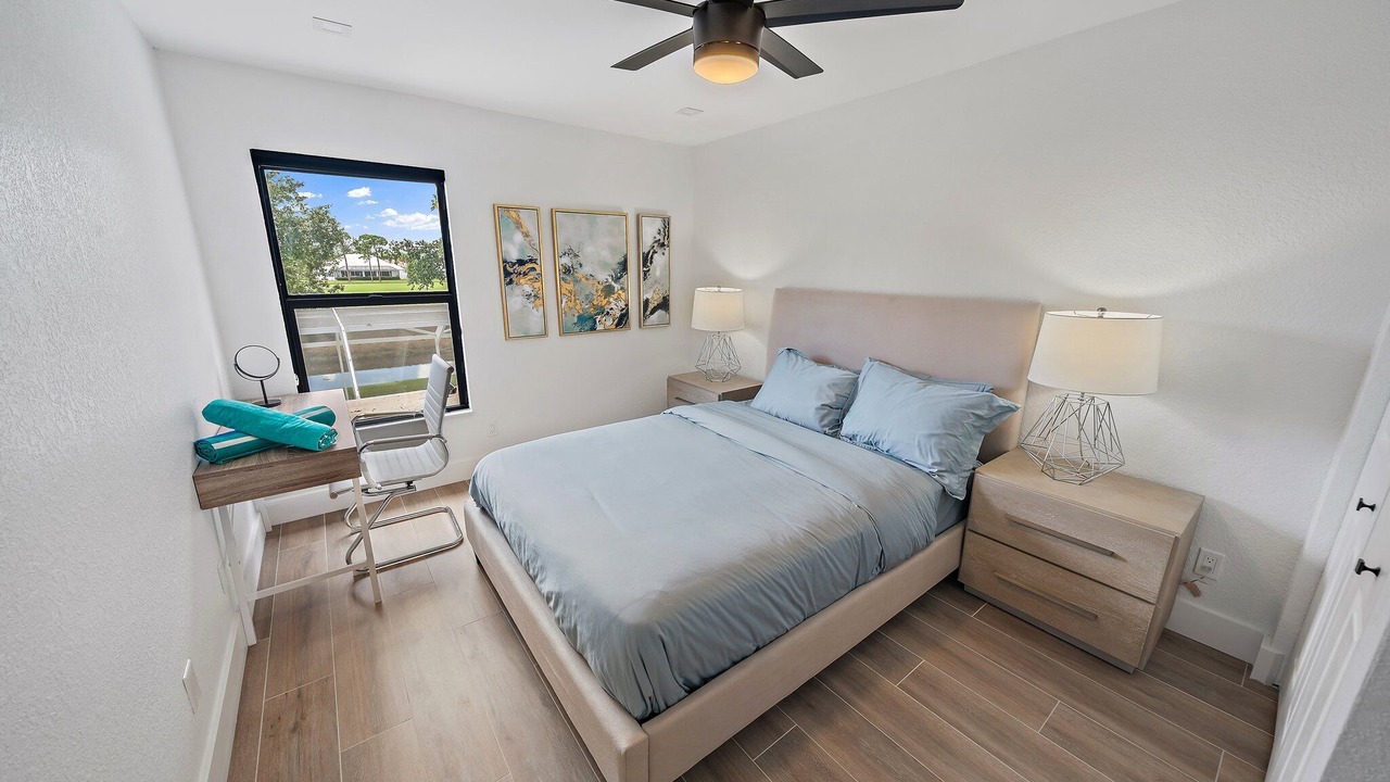 Photo of Bedroom in Greenview Shores