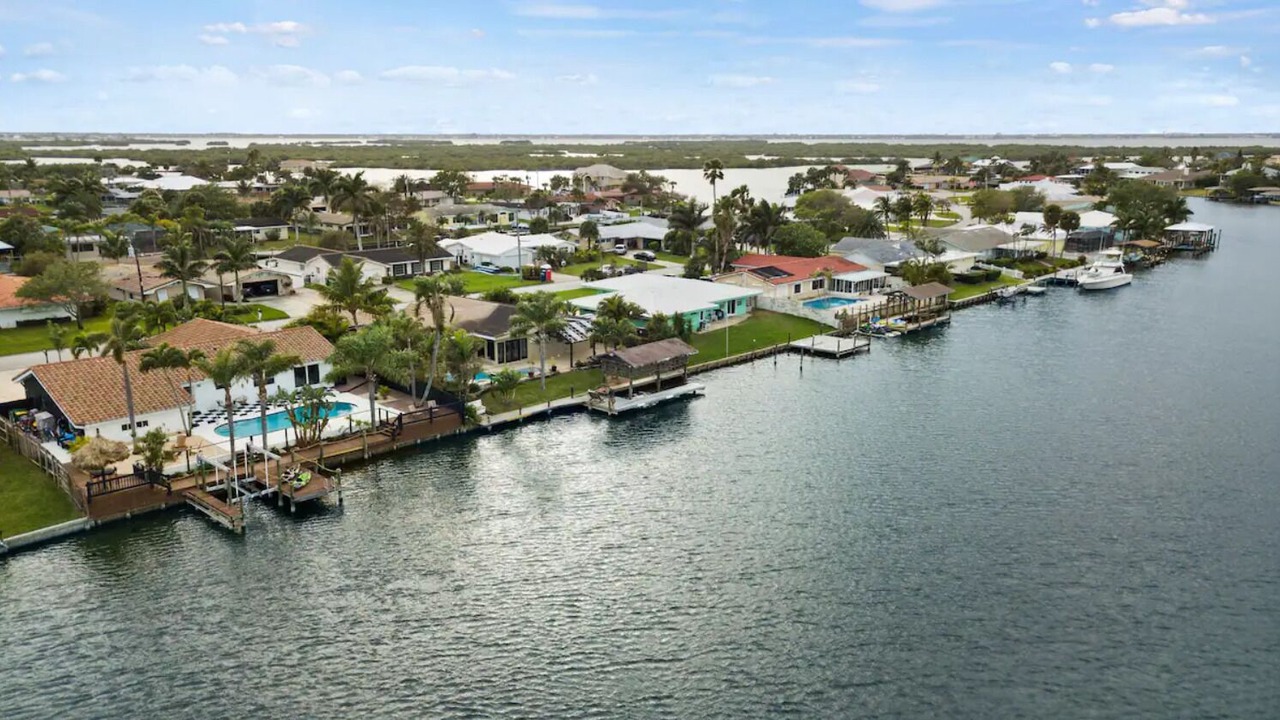 Photo of Others in Cocoa Isles