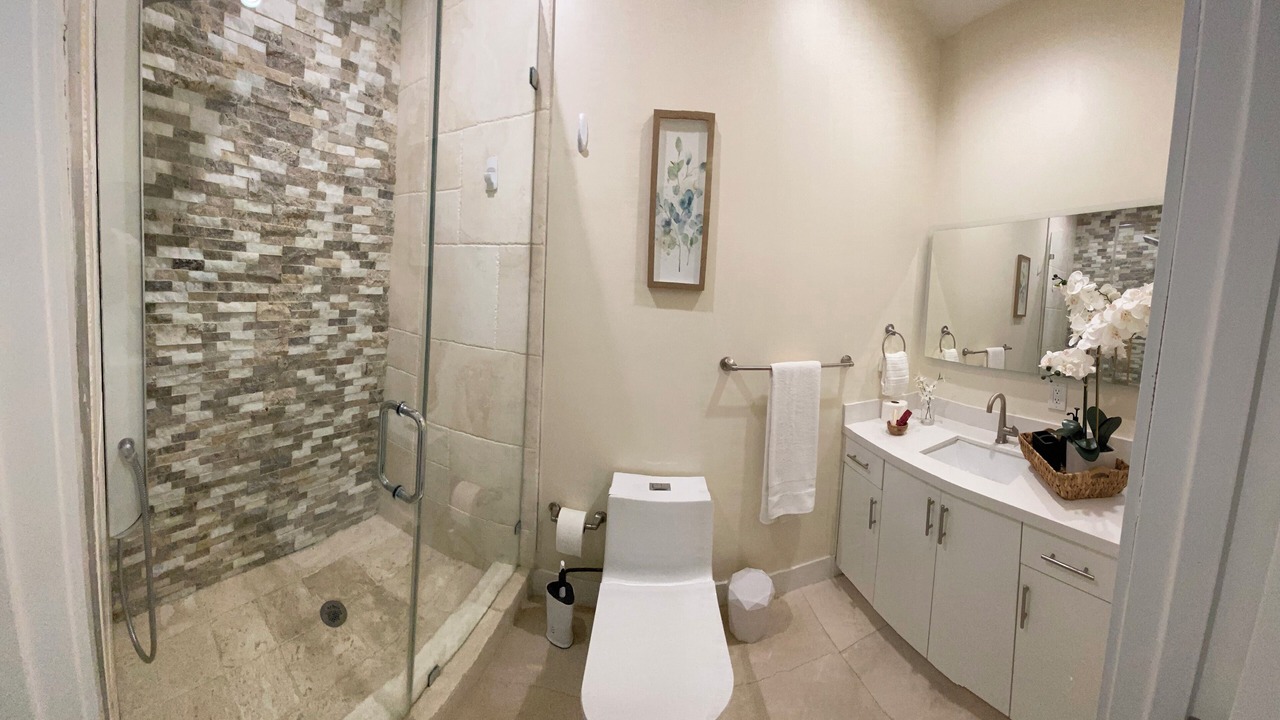 Photo of Bathroom in Little Havana