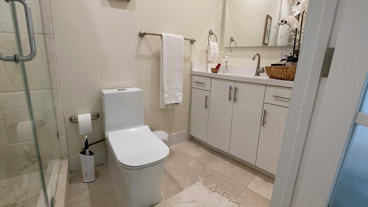 Photo of Bathroom in Little Havana