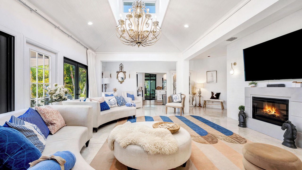 Photo of Livingroom in Oakes Estates