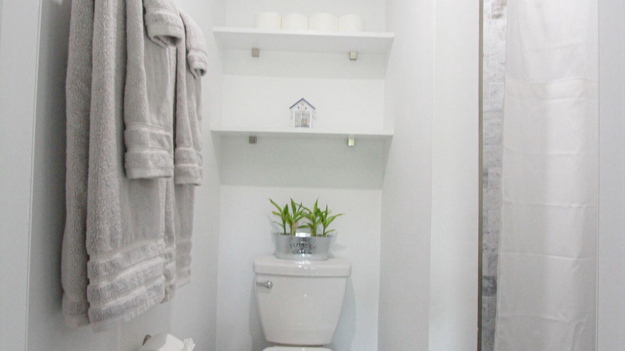 Photo of Bathroom in River Oaks
