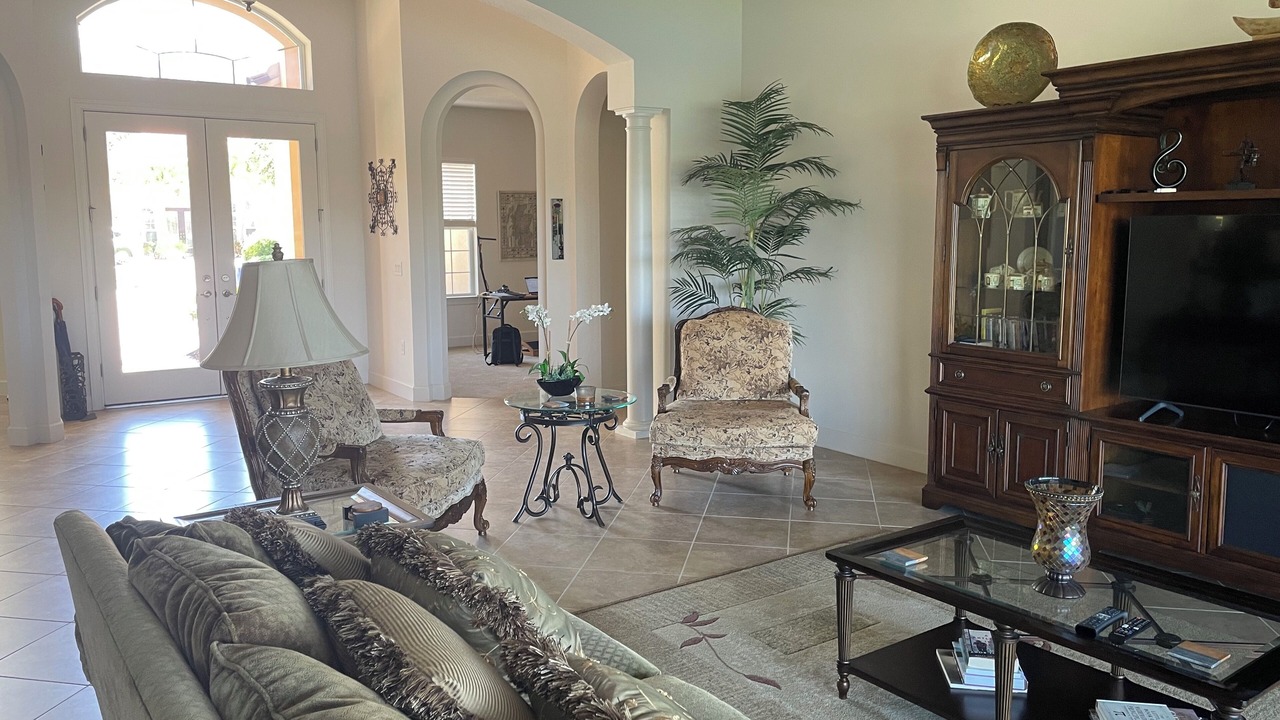 Photo of Livingroom in Arborwood