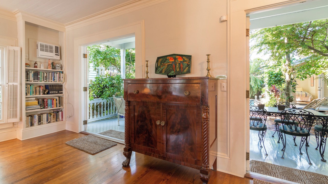 Photo of Bedroom in Historic Seaport