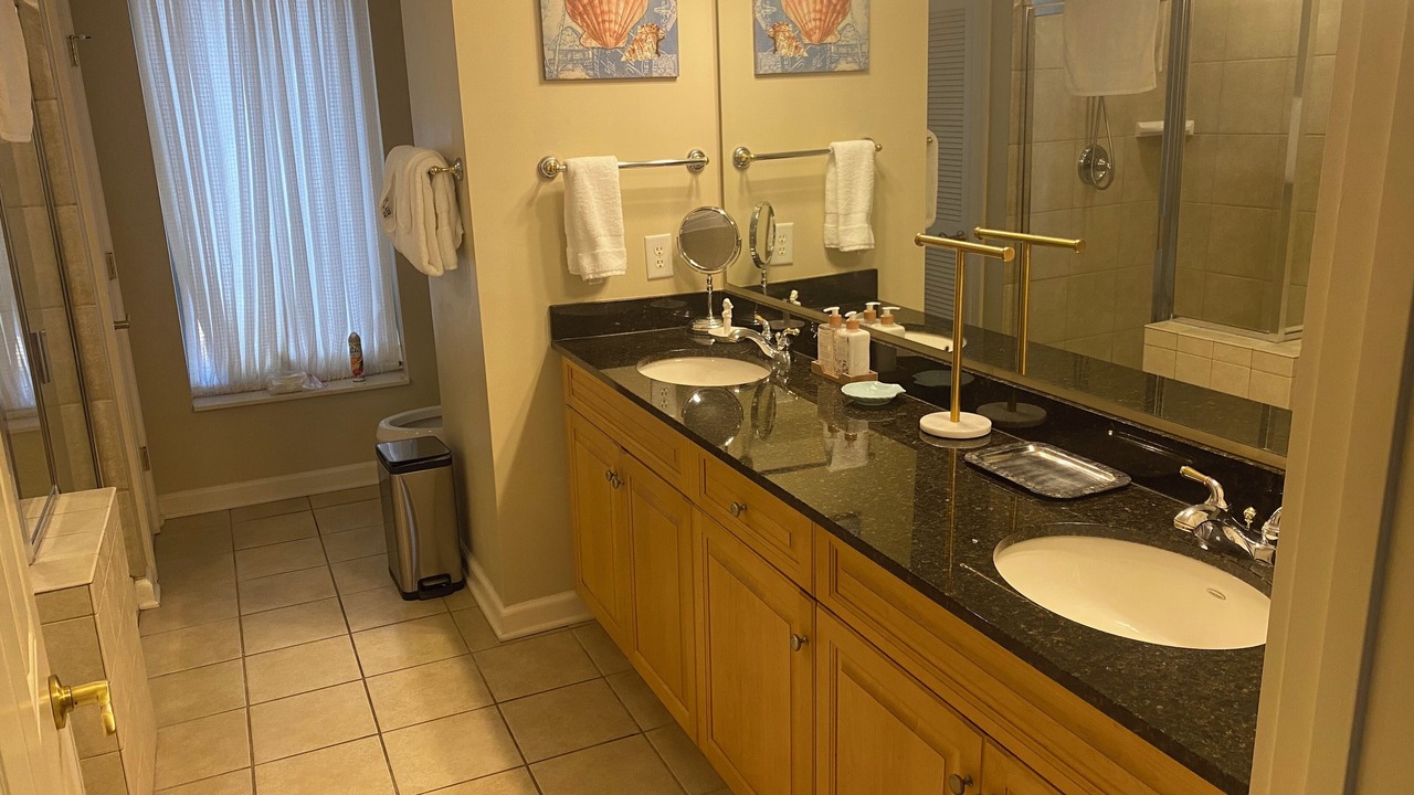 Photo of Bathroom in Arcadian Shores