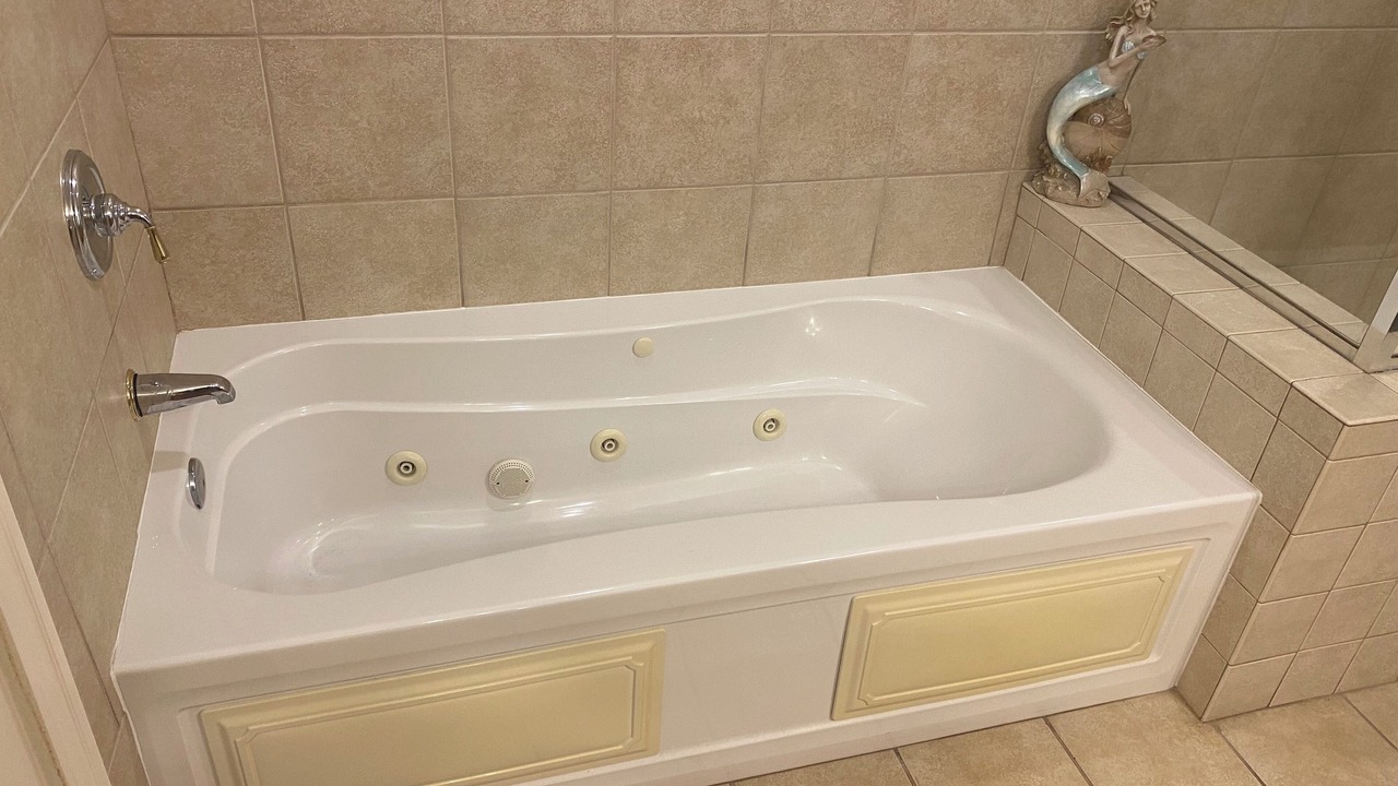 Photo of Bathroom in Arcadian Shores