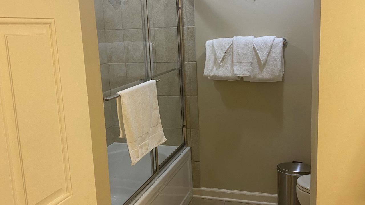 Photo of Bathroom in Arcadian Shores