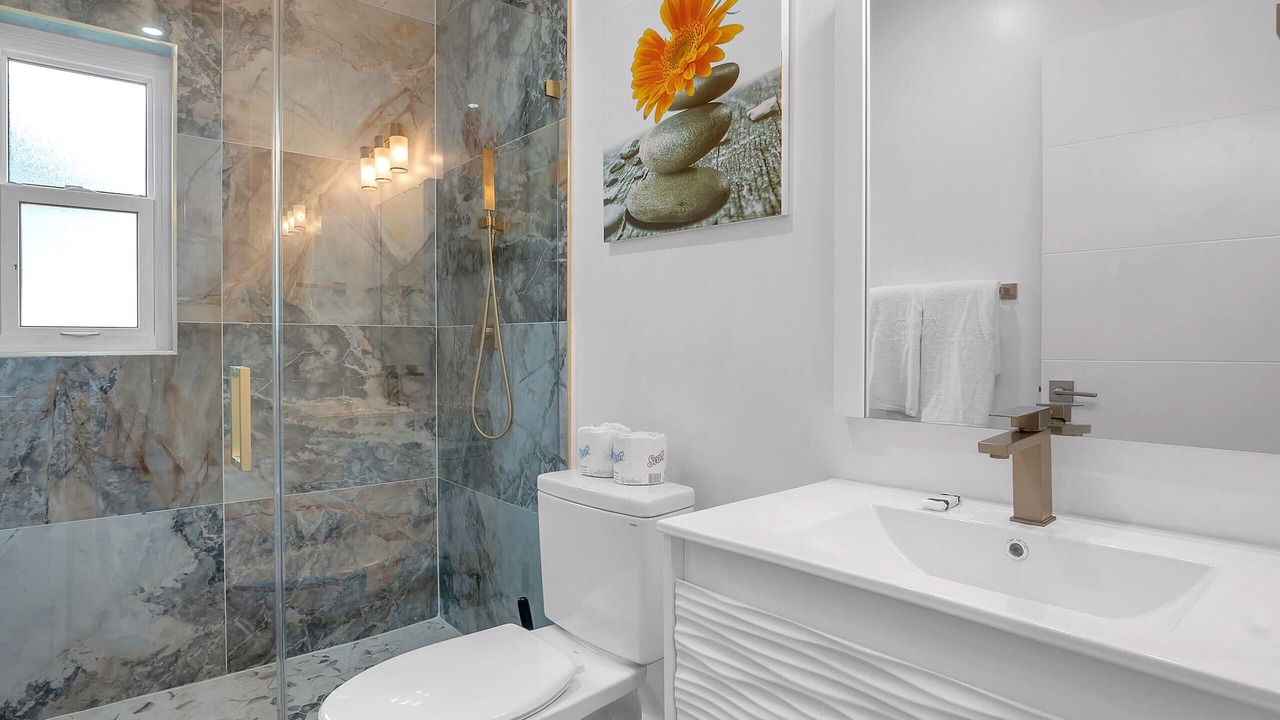 Photo of Bathroom in Biscayne Park
