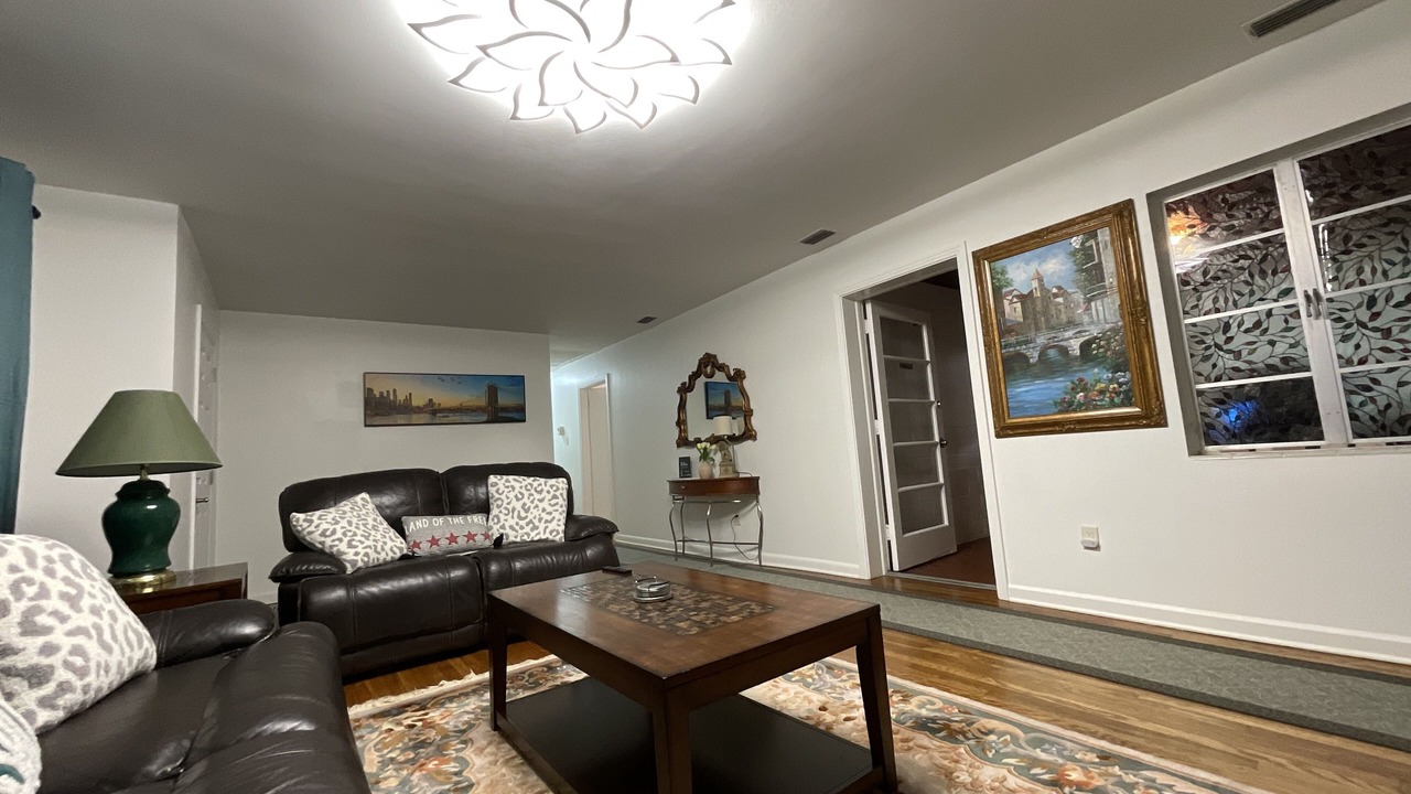 Photo of Livingroom in Leesburg