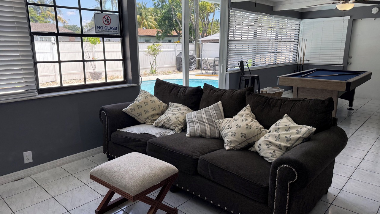 Photo of Livingroom in Pembroke Pines