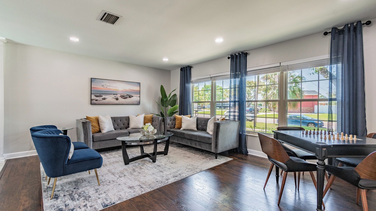 Photo of Livingroom in Bay Crest Park