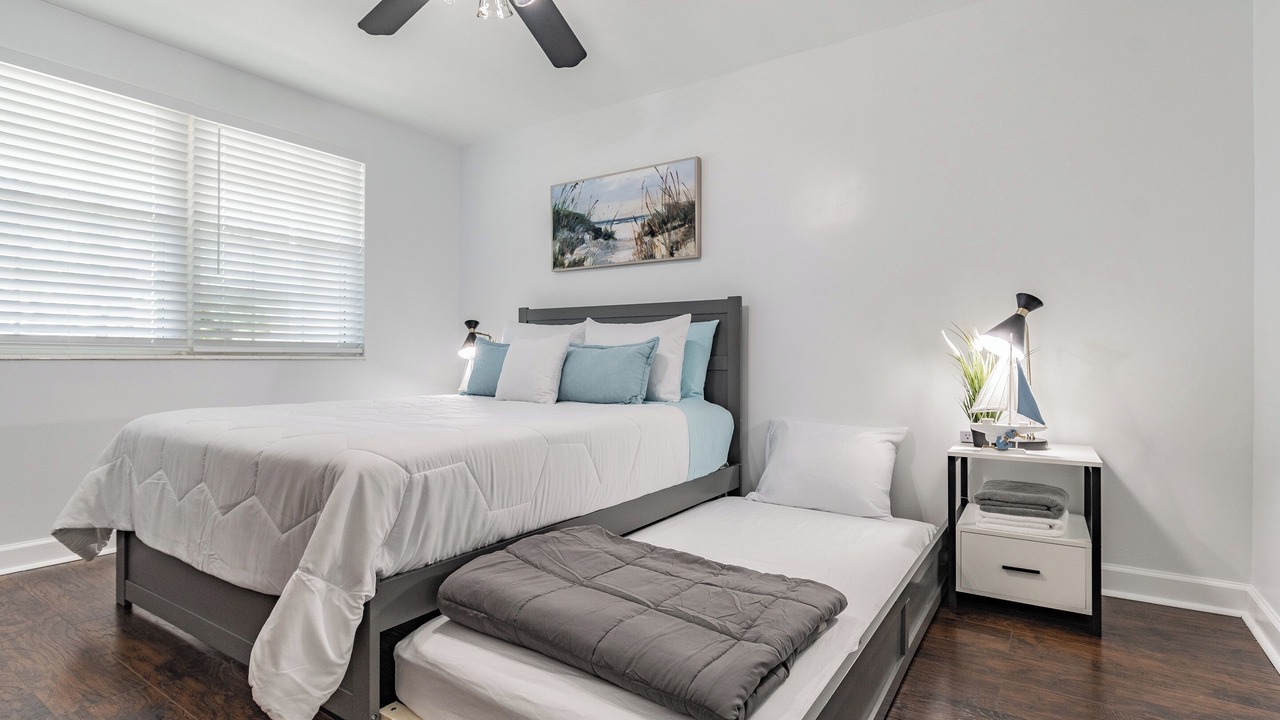 Photo of Bedroom in Bay Crest Park