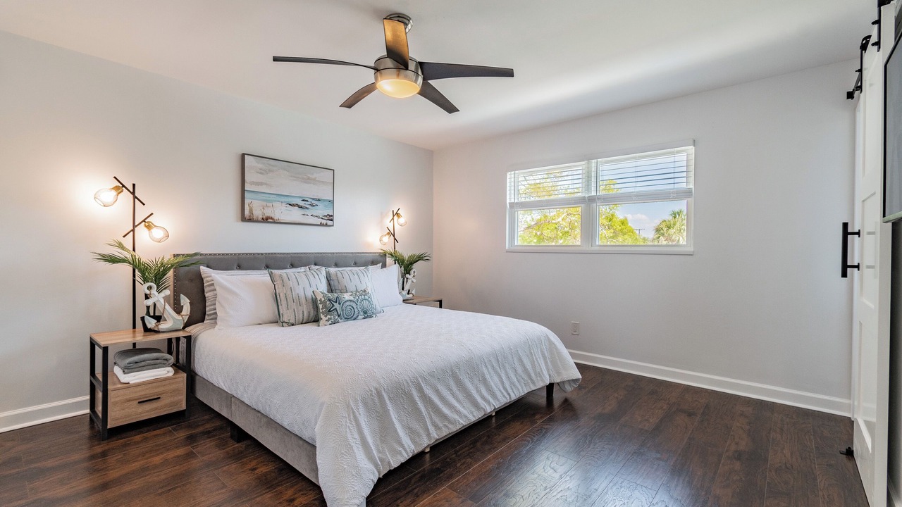 Photo of Bedroom in Bay Crest Park