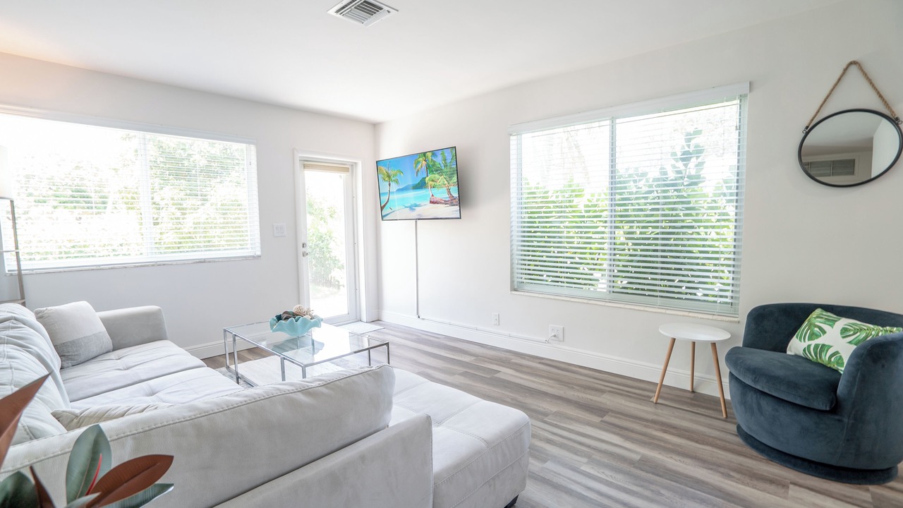 Photo of Livingroom in Santa Barbara Estates