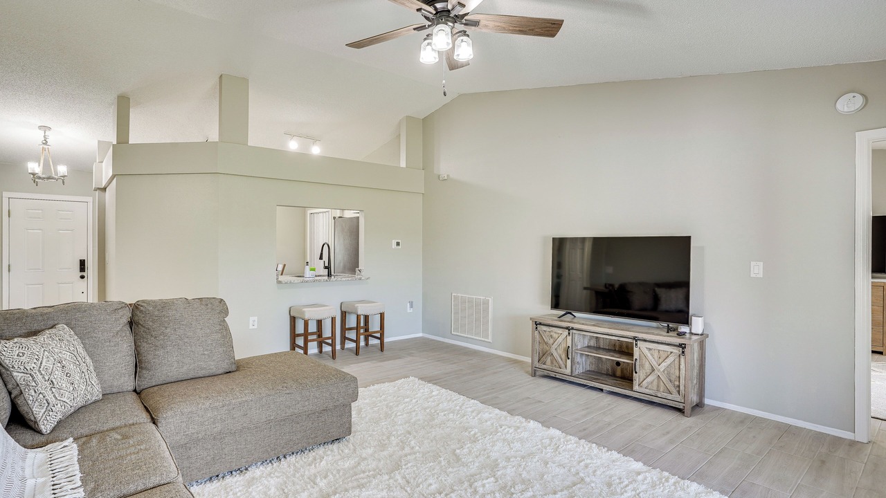 Photo of Livingroom in Winter Haven