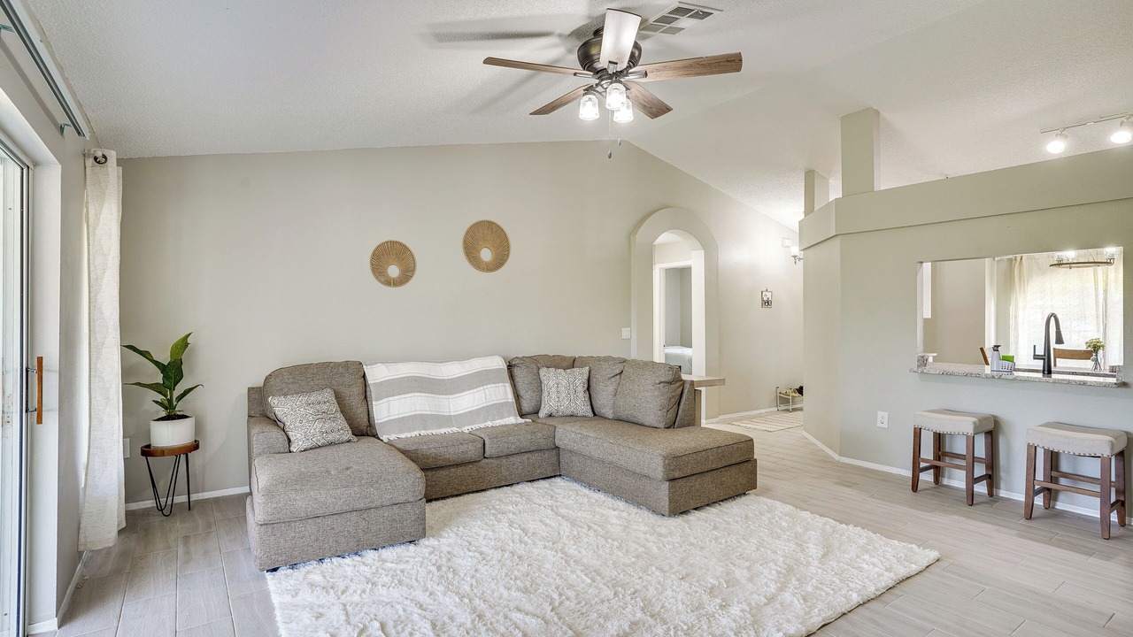 Photo of Livingroom in Winter Haven