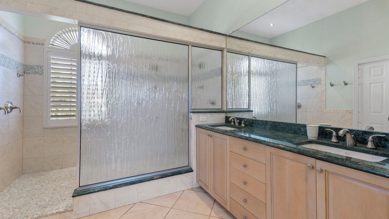 Photo of Bathroom in Beachview Country Club Estates