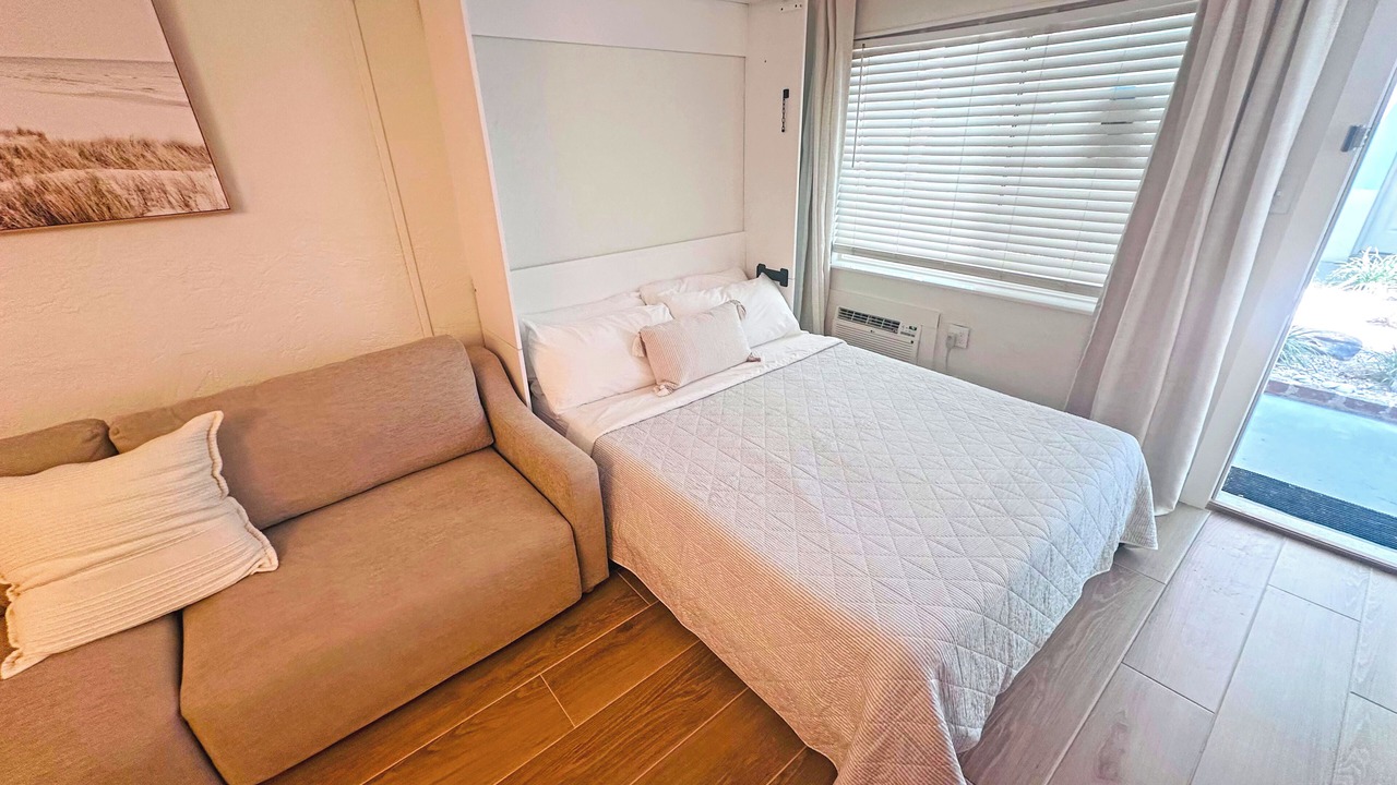 Photo of Bedroom in Pass-a-Grille Historic District