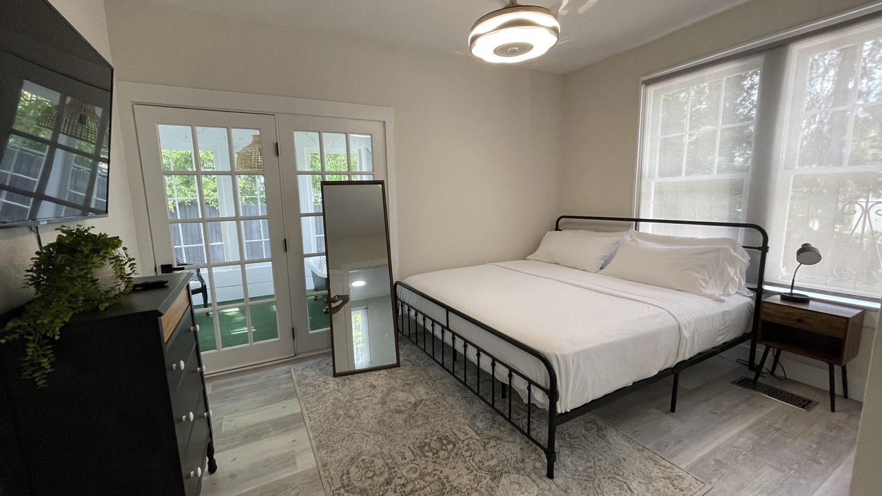 Photo of Bedroom in Historic District
