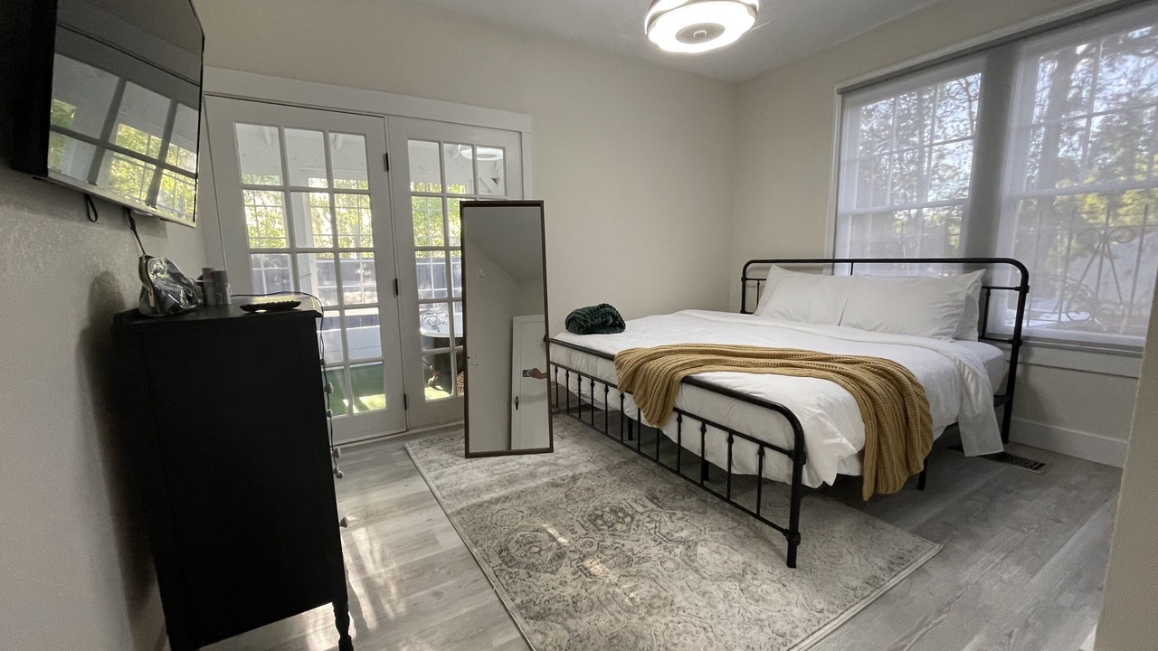 Photo of Bedroom in Historic District