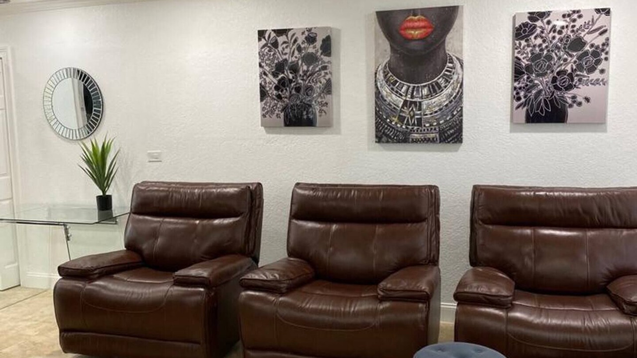 Photo of Livingroom in Lauderhill