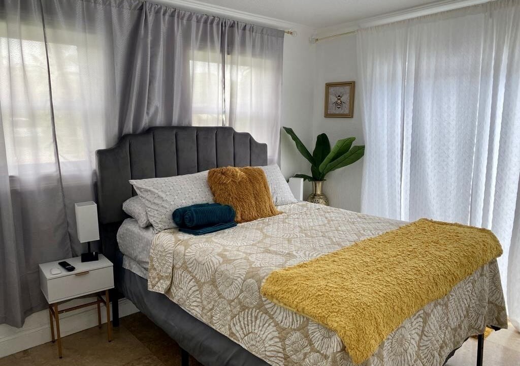Photo of Bedroom in Lauderhill
