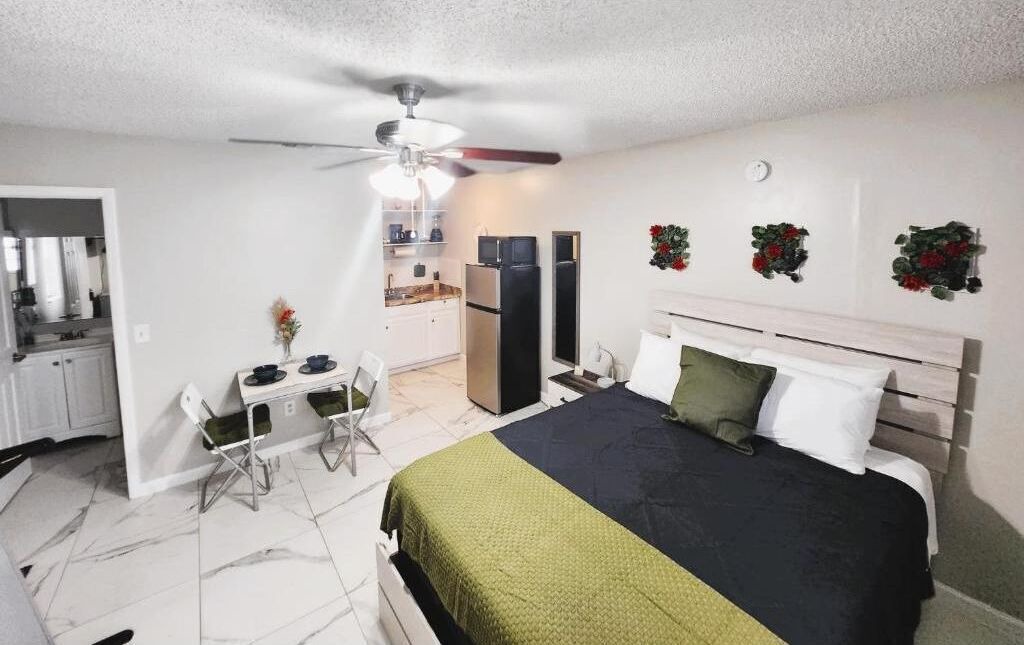 Photo of Bedroom in Lake Magdalene