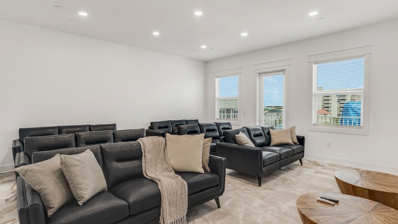 Photo of Livingroom in Miramar Beach