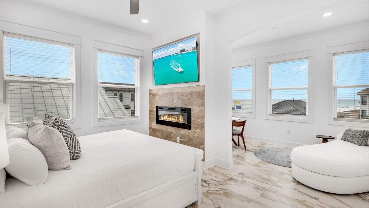Photo of Bedroom in Miramar Beach
