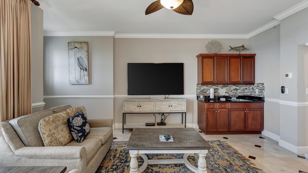 Photo of Livingroom in Baytowne Wharf