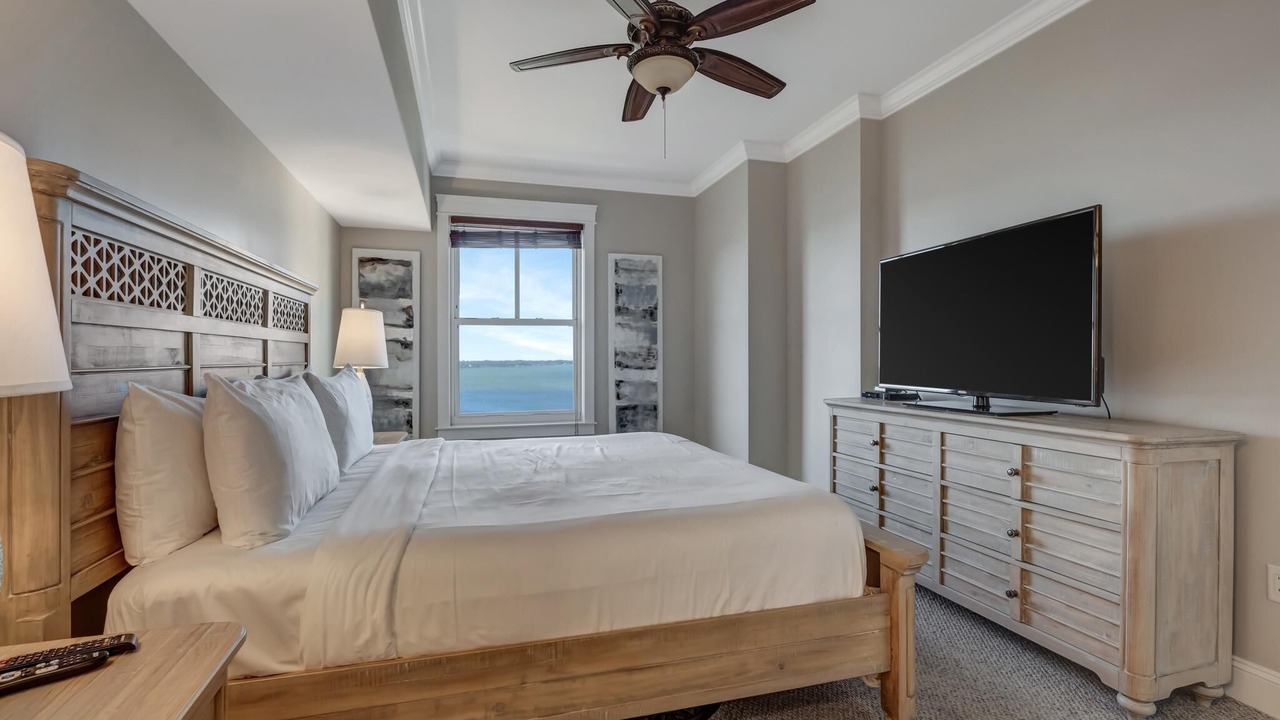 Photo of Bedroom in Baytowne Wharf