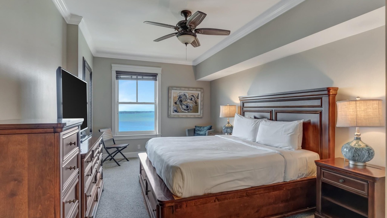 Photo of Bedroom in Baytowne Wharf